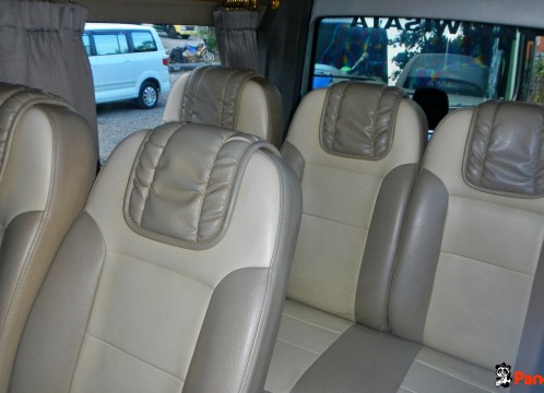 ハイエース車内